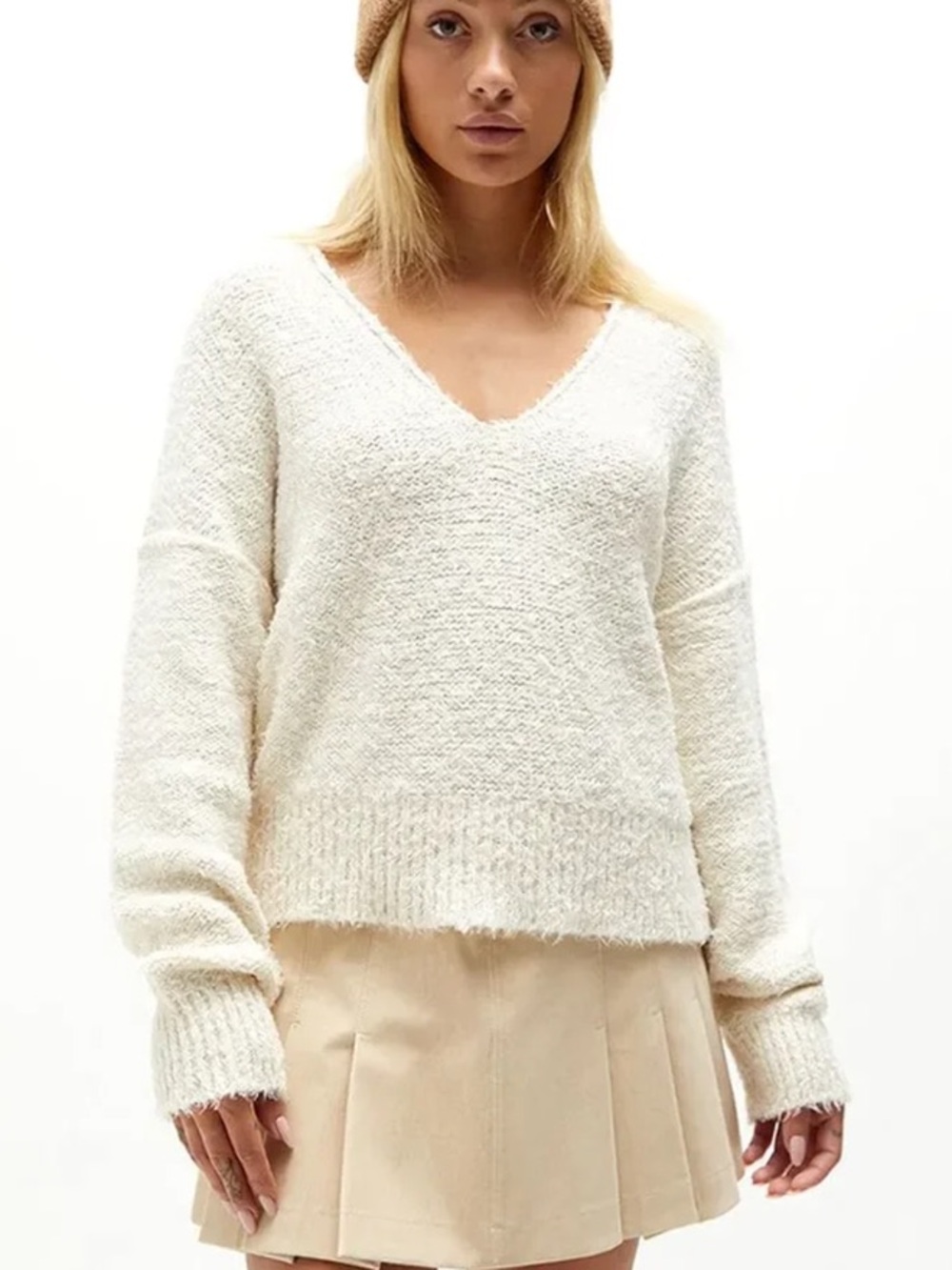 Free People Eco Theo We The Free Ivory V-Neck Bouclé Sweater Cozy Minimalist S